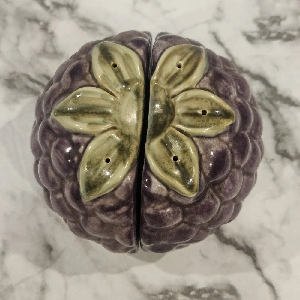 The Unbranded Brand vintage ceramic